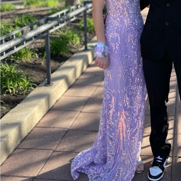 PROM DRESS - Picture 2 of 6